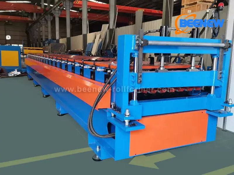 ¿Cuáles son las ventajas clave de la máquina de fabricación de techos de metal?